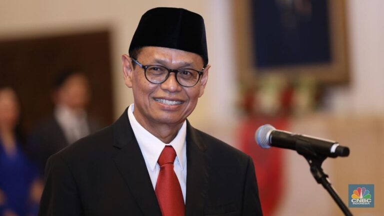 yuliot-deputi-bidang-pengembangan-iklim-penanaman-modal-bkpm-sebagai-wakil-menteri-investasi-wakil-kepala-bkpm-saat-pelantikan-1_169