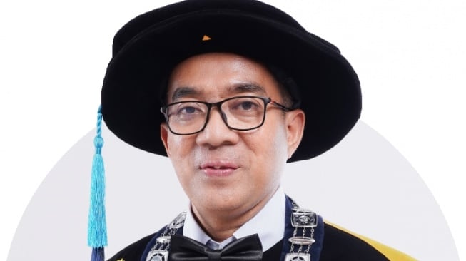 78320-menteri-pendidikan-tinggi-sains-dan-teknologi-mendiktisaintek-brian-yuliarto