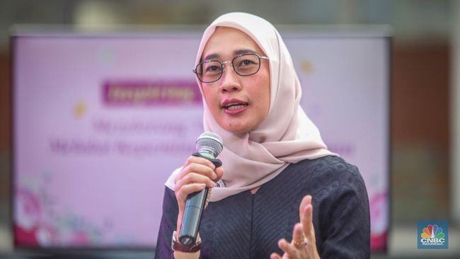 ketua-komisi-vi-dpr-ri-anggia-ermarini-menyampaikan-paparan-dalam-acara-top-women-fest-cnbc-indonesia-2025-di-anjungan-sarinah-1748189728543_169 (1)