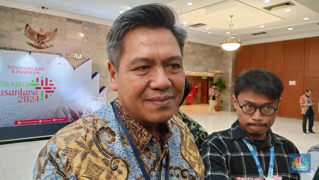 direktur-jenderal-industri-agro-kemenperin-putu-juli-ardika-usai-pemberian-dan-penghargaan-asta-kriya-nusantara-di-kantor-keme_169