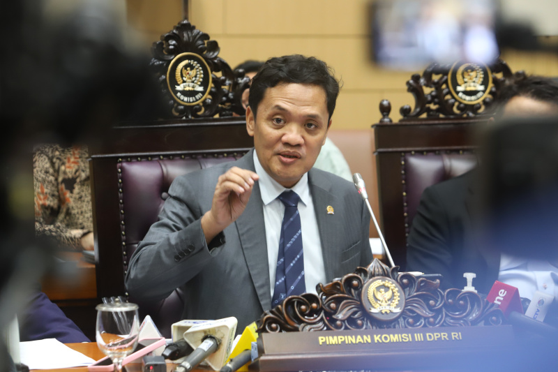 ketua-komisi-iii-dpr-habiburokhman-minta-masukan-terkait-ruu-kuhap-17042025-130105