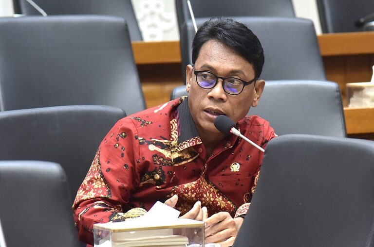 komisi-viii-dpr-dorong-validasi-data-dan-pengawasan-ketat-sekolah-rakyat-Dy0kJL1mVc