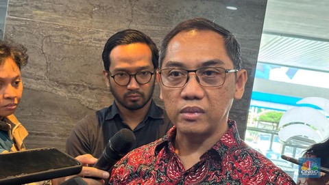 pelaksana-tugas-plt-direktur-jenderal-pengawasan-ruang-digital-komdigi-alexander-sabar-cnbc-indonesianovina_169 (3)
