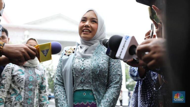 politikus-pkb-farida-faricha-cnbc-indonesiatri-susilo-1758094203239_169 (1)