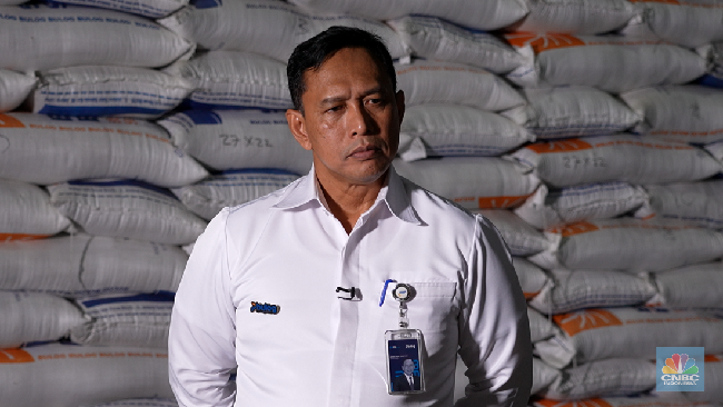 direktur-utama-perum-bulog-ahmad-rizal-ramdhani-cnbc-indonesia-1760948045133_169