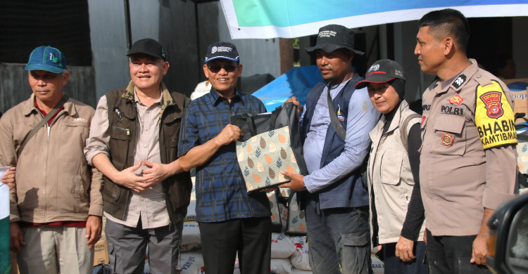 fkmpi-salurkan-bantuan-untuk-korban-banjir-di-aceh-tamiang_294468