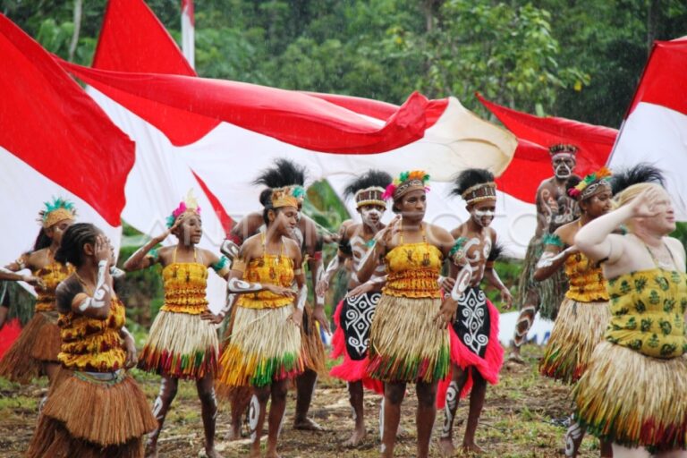 tarian-yospan-papua-76an-dom