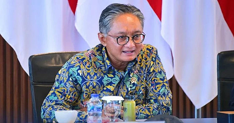 30062025045121ket-foto-potret-menteri-pekerjaan-umum-pu-dody-hanggodo-ketika-mengikuti-suatu-rapat