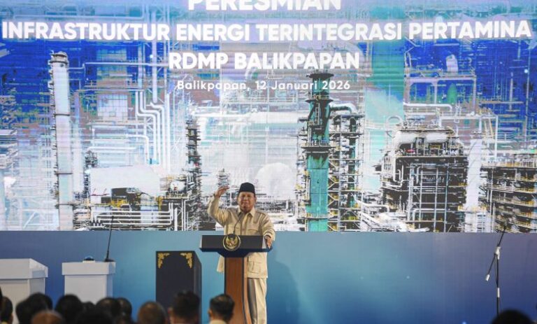 antarafoto-presiden-prabowo-subianto-resmikan-rdmp-balikpapan-1768230478-780x470
