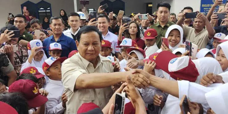 10146109758-615942_05344616012025_presiden_prabowo_subianto_menyapa_siswa_ist