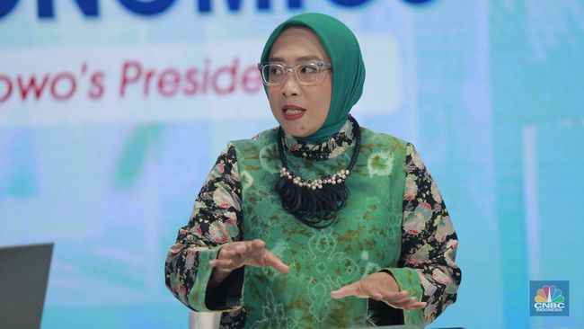 dirjen-energi-baru-terbarukan-dan-konservasi-energi-ebtke-kementerian-esdm-eniya-listiani-dewi-memberikan-pemaparan-dalam-prog-1761883816295_169