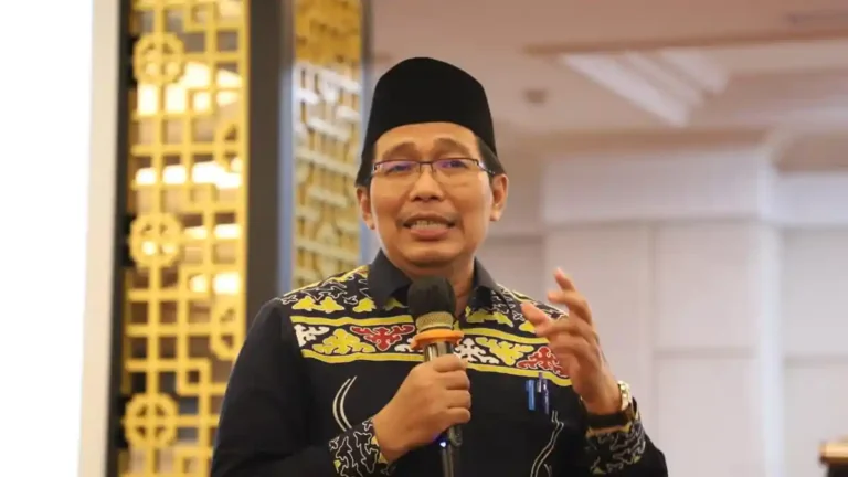Direktur-Pemberdayaan-Zakat-dan-Wakaf-Kemenag-Waryono-Abdul-Ghafur