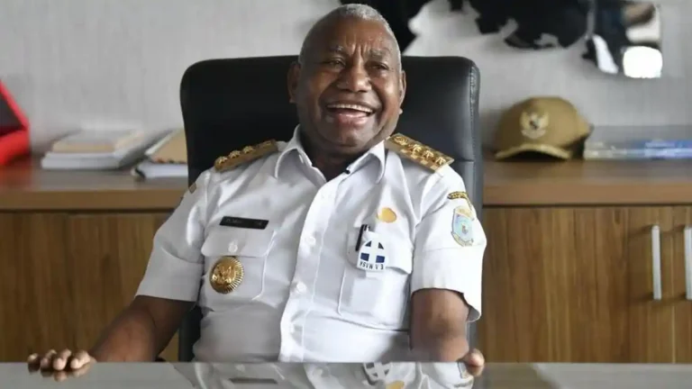 Dominggus-Mandacan-Gubernur-Papua-Barat-Terpilih