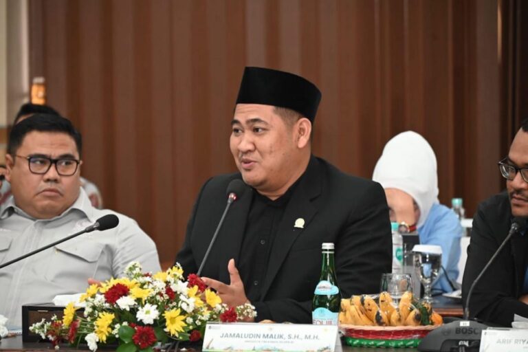anggota-komisi-xii-dpr-ri-dari-fraksi-partai-golkar-jamaludi-k24u