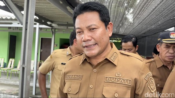 bupati-sidoarjo-subandi-saat-ditemui-di-pendopo-pemkab-sidoarjo-1772597397729_169