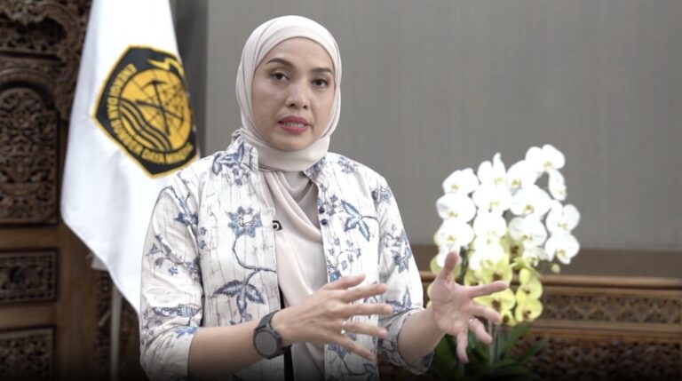 dwi-anggia-juru-bicara-kementerian-esdm-menyampaikan-tanggapan-kementerian-esdm-terkait-kebijakan-pembatalan-diskon-tarif-list-1748920374167_169