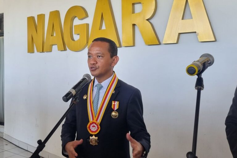 menteri-investasikepala-bkpm-bahlil-lahadalia-seusai-menghad-nwgy