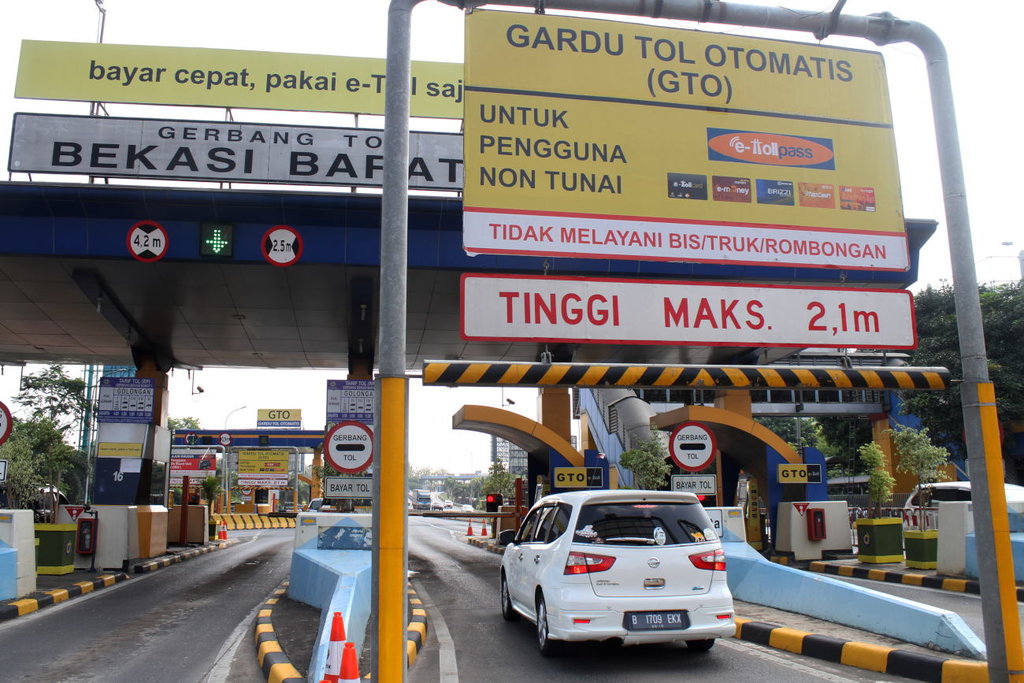 rencana-penerapan-transaksi-tol-non-tunai--antarafoto