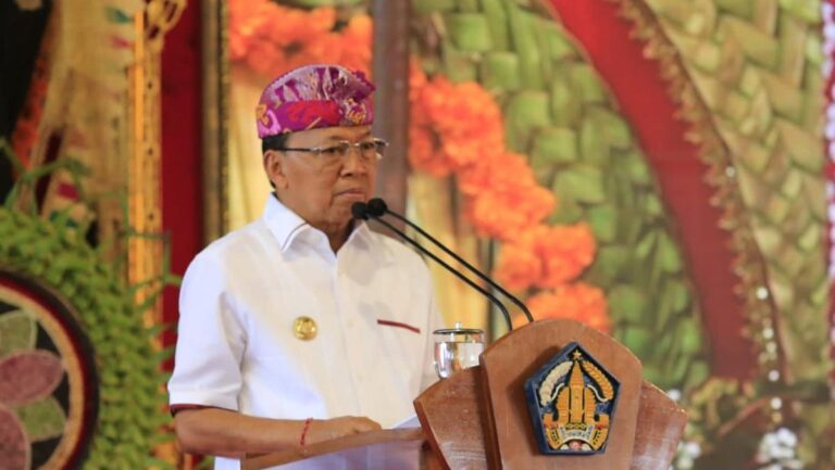 wayan-koster-menguraikan-44-capaian-program-sebagai-gubernur-bali-di-balai-budaya-ida-dewa-agung-istri-kanya-klungkung-selasa-_169