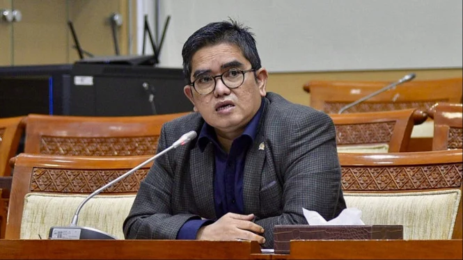 69c76a870d93f-anggota-komisi-iii-dpr-ri-nasyirul-falah-amru_jakarta