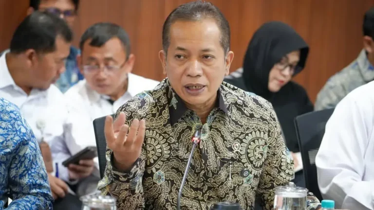 large-mengenal-ferry-juliantono-menteri-koperasi-yang-tumbuh-sebagai-aktivis-dan-pegiat-koperasi-kpWdtbIPEF