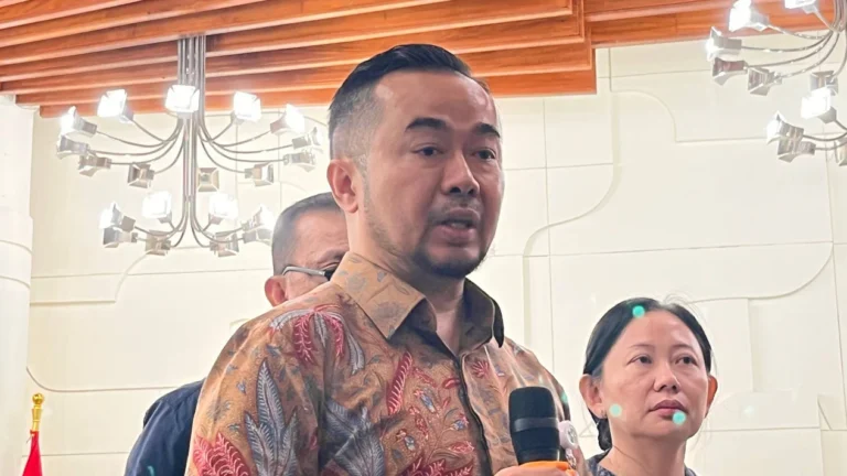 6a04555f11f15-pelaksana-tugas-direktur-jenderal-penanggulangan-penyakit-kemenkes-dr-andi-saguni_gemini_1265_711