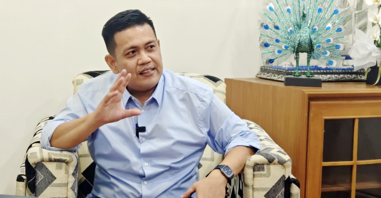 deputi-pengembangan-usaha-koperasi-panel-barus-di-podcast-ngegas-kopdes-ciptakan-12-juta-lapangan-pekerjaan_260020