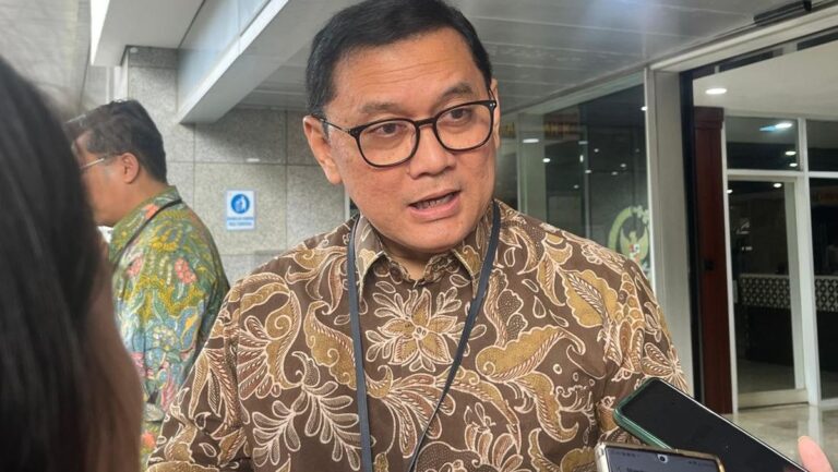direktur-eksekutif-departemen-komunikasi-bi-ramdan-denny-prakoso-1759312058680_169