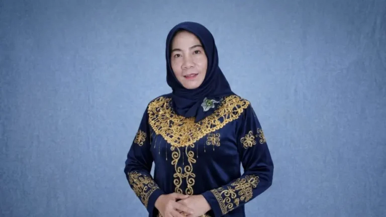 kepala-dinas-sosial-kabupaten-gresik-dr-ummi-khoiroh-mkes-dokradar-gresik-uewlv