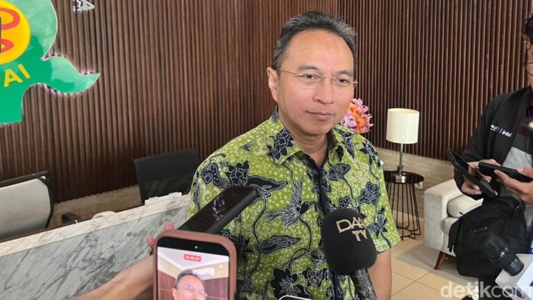 ketua-pengurus-pusat-ikatan-dokter-anak-indonesia-idai-dr-piprim-basarah-yanuarso-spa-subspkardiok-1766404820076_169