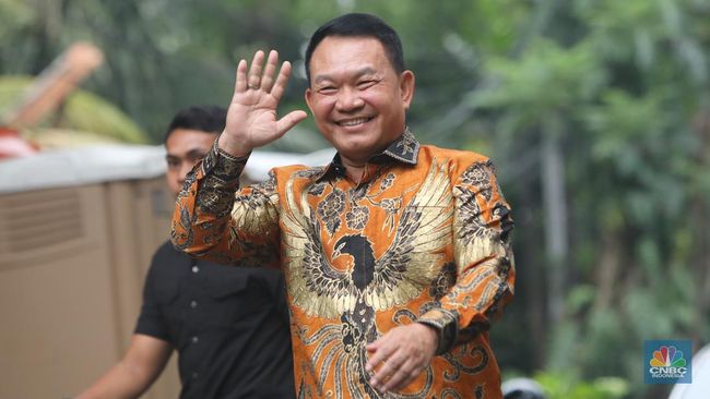 mantan-kepala-staf-angkatan-darat-ksad-jenderal-tni-dudung-abdurachman-cnbc-indonesiafaisal-rahman-1_169