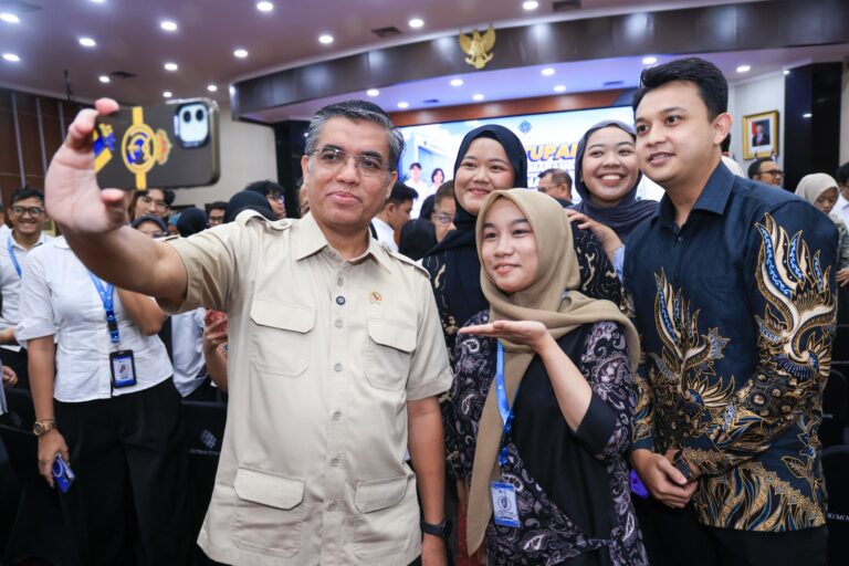 Menaker-Yassierli-Tutup-Program-Magang-Nasional-35-Persen-Peserta-Langsung-Diterima-Kerja-2