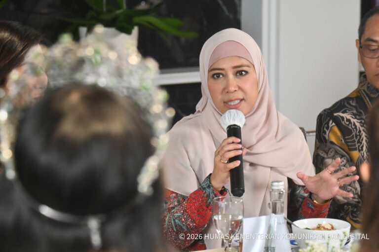 Menteri-Komdigi-Meutya-Hafid