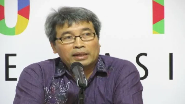 dosen-senior-sekaligus-pakar-hubungan-internasional-fakultas-ilmu-sosial-dan-politik-universitas-indonesia-ui-edy-prasetyono-1dIoD