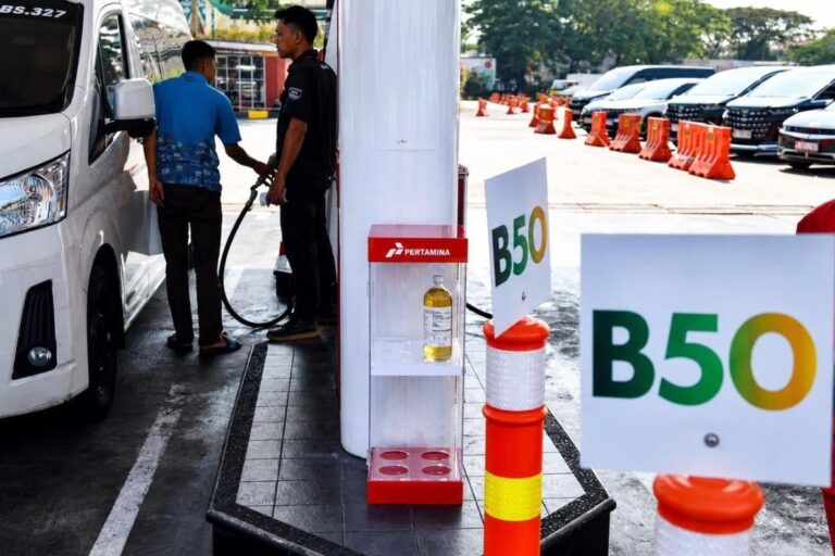 penjualan_Biosolar_di_SPBU.jpg.2000x1333_q85_crop