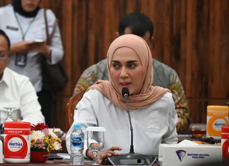 Sari-Yuliati-Wakil-Ketua-DPR-RI-baru-1939806192