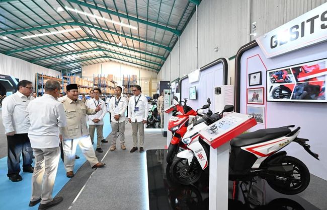 presiden-prabowo-subianto-saat-acara-pluncuran-motor-listrik-nasional-molinas-pada-kamis-1382026-dok-sekretariat-presiden-1786616304243