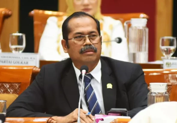 Anggota_Komisi_X_DPR_RI_Furtasan_Ali_Yusuf_dalam_Rapat_Dengar_Pendapat_Umum_RDPU_Komisi_X_dengan_b20241105215448-3891915818