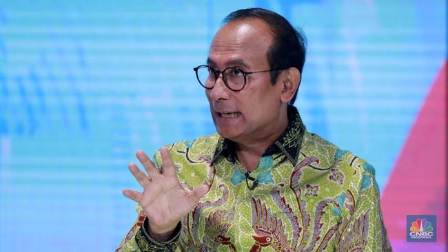 anggota-dewan-energi-nasional-satya-widya-yudha-memberikan-pemaparan-dalam-program-prabowonomics-one-year-of-prabowos-presiden-1761882051779_169