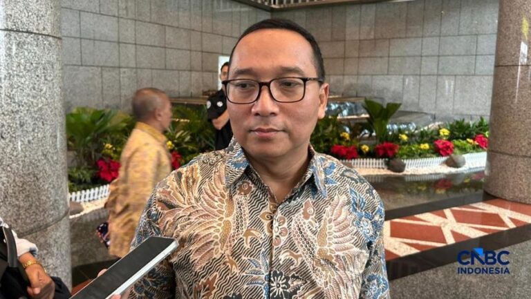 direktur-utama-kpei-iding-pardi-di-gedung-bei-rabu-2052026-cnbc-indonesiazefanya-aprilia-1779253363713_169