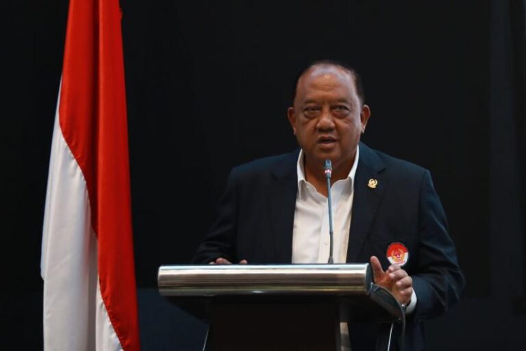 ketua-koni-marciano-norman-dalam-acara-munas-pbsi-kamis_201105232542-389