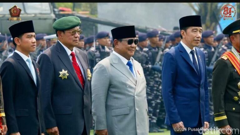 prabowo-berfoto-bersama-sby-dan-jokowi-tangkapan-layar-1791171786073_169